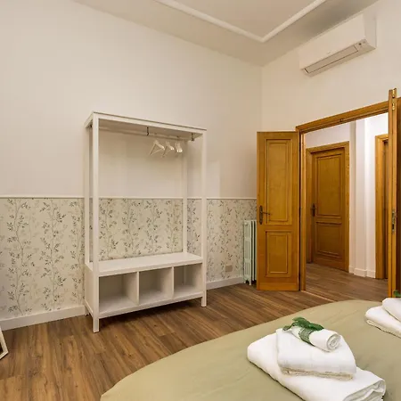 Giuliana Vatican Luxury